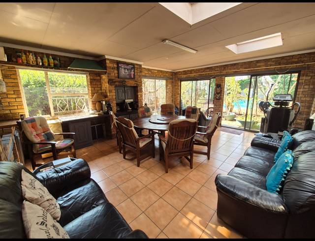 4 BEDROOM HOUSE FOR SALE IN VANDERBIJLPARK SE 2